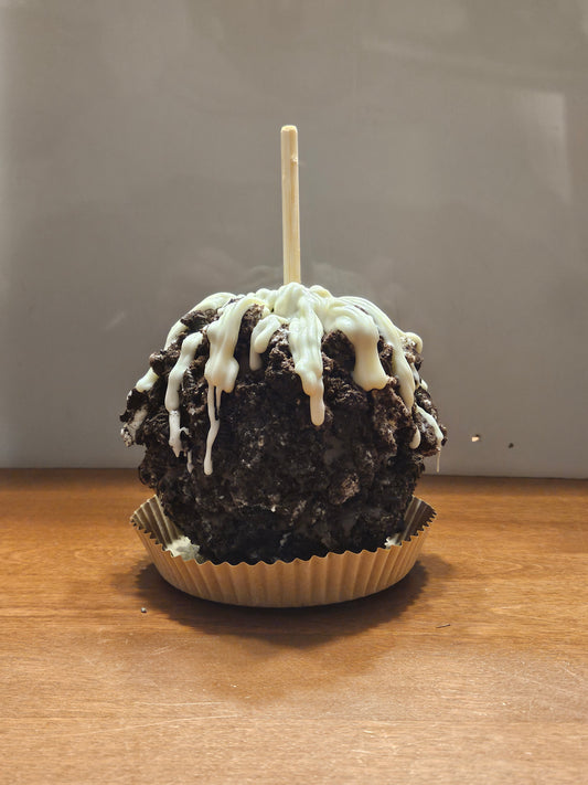 Cookies and Cream Caramel Apple